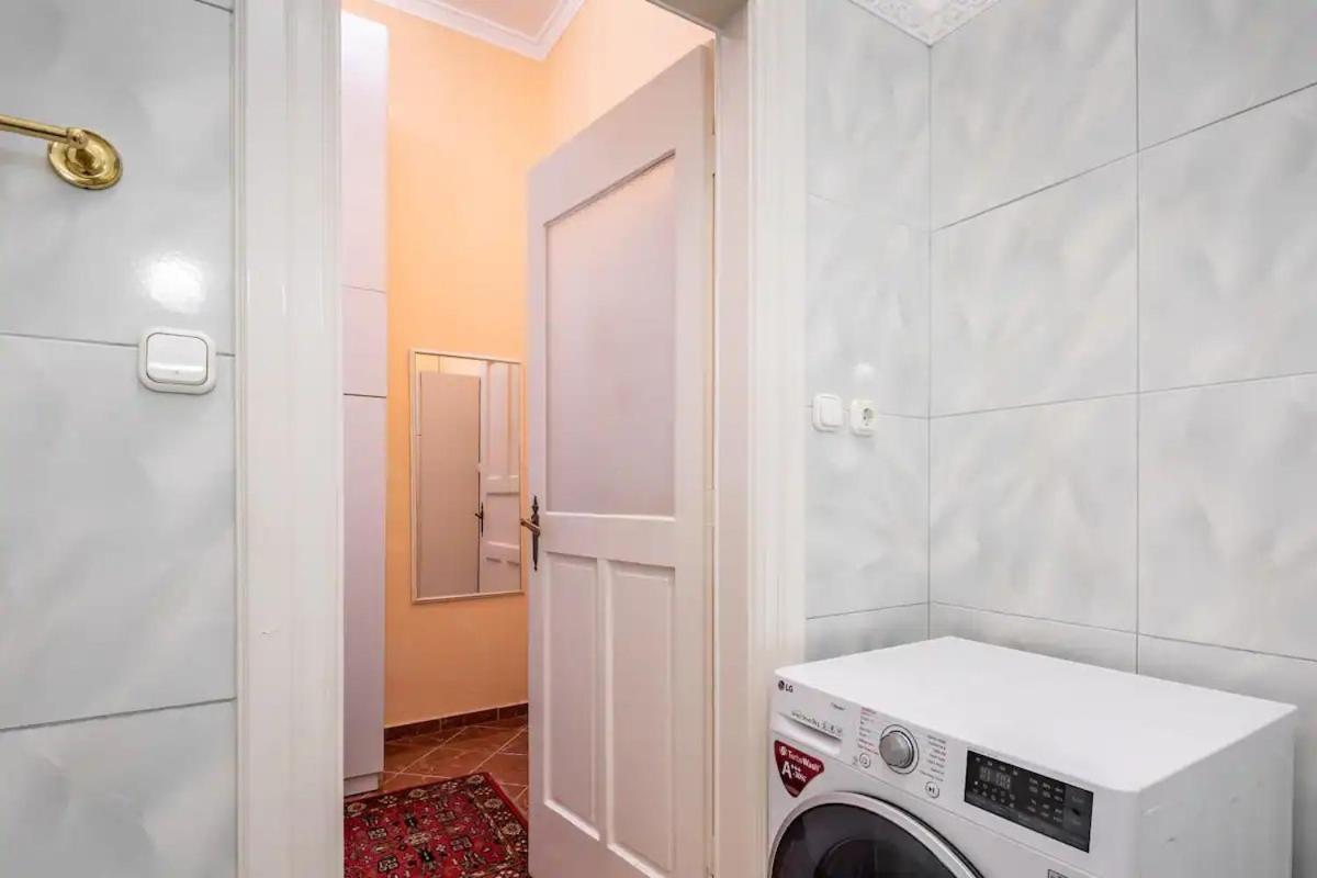 Astoria Central Apartments Budapest Luaran gambar